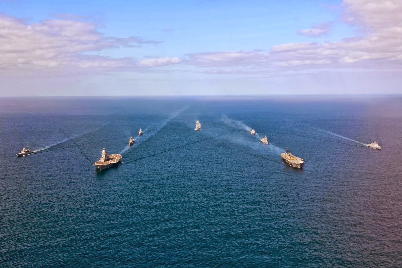 INS+Vikramaditya+Enters+The+Arabian+Sea+with+future+Carrier+battle+group+3.jpeg