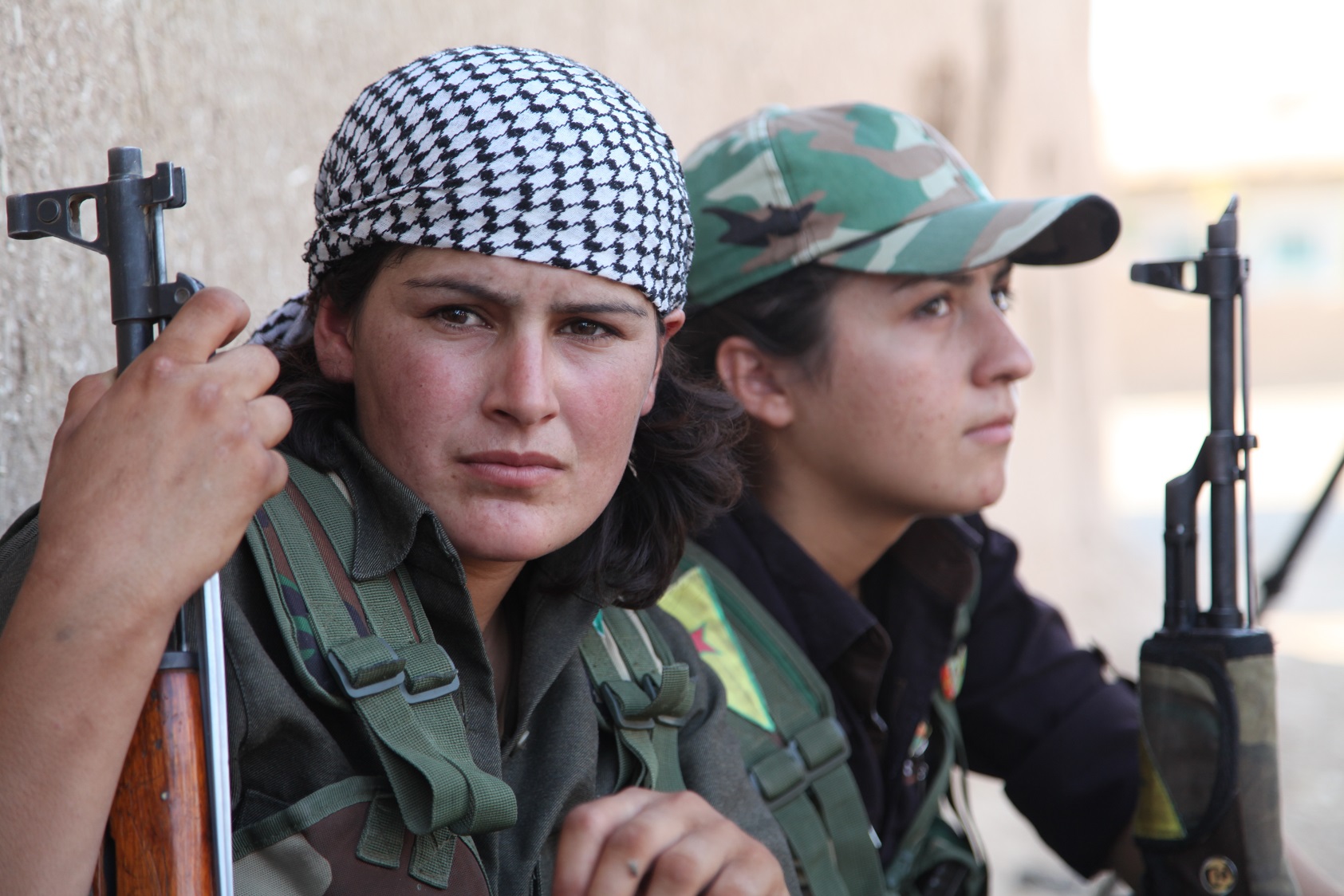 kurdish-femal-fighters-2.jpg