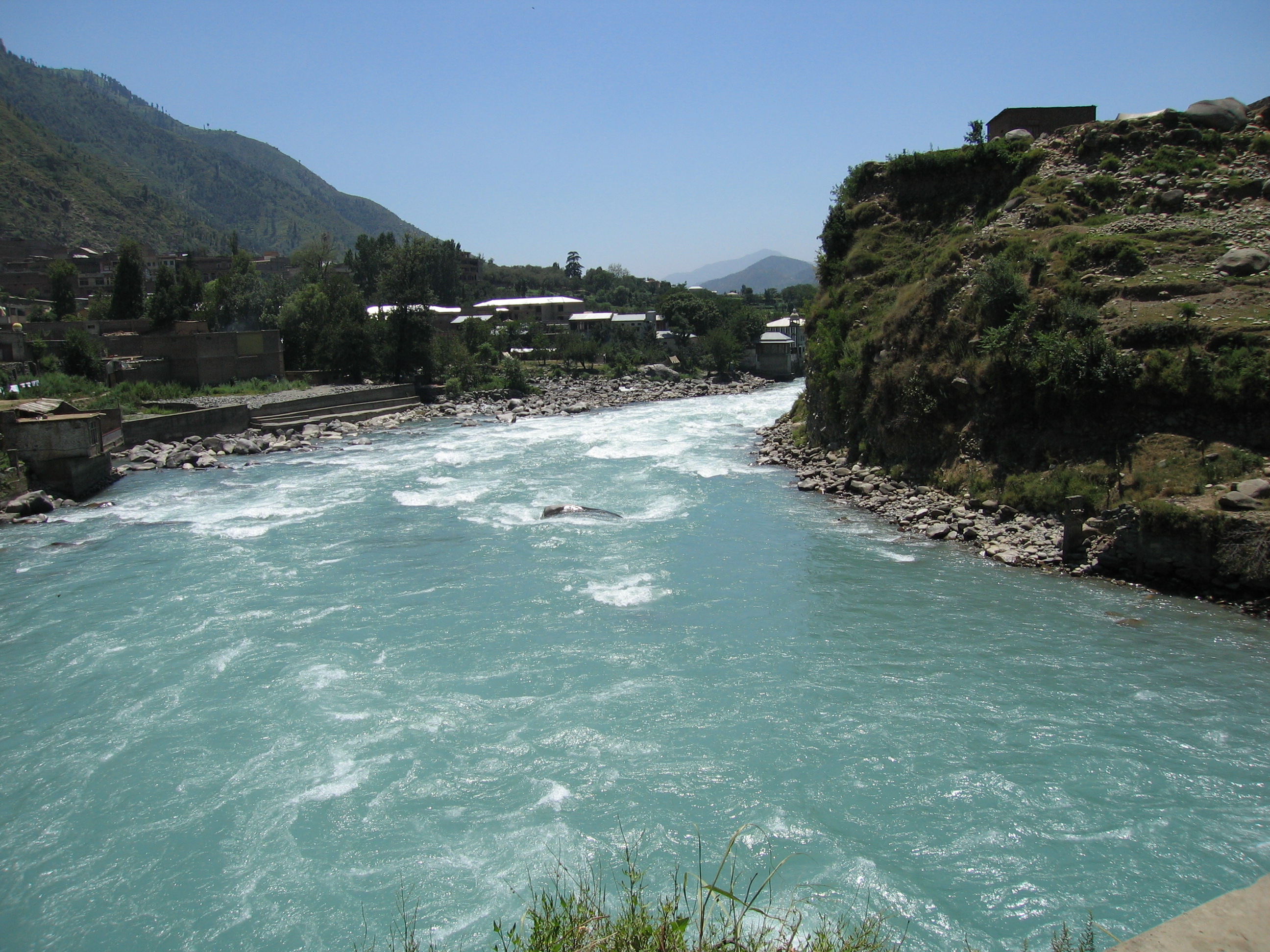 Swat_River_Pakistan.JPG