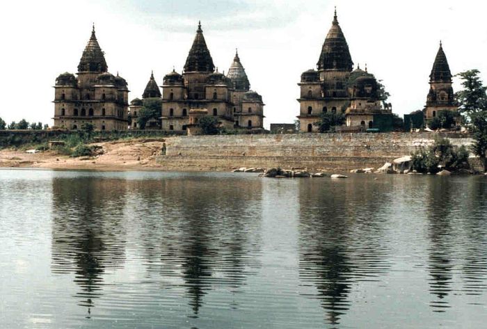 Orchha-Main-Article-1-en.wikipedia.org_.jpg