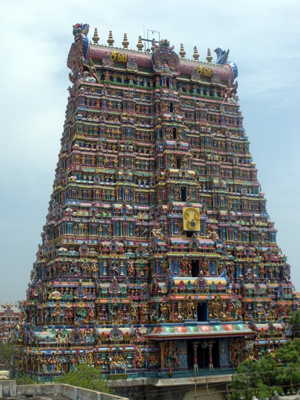 Meenaeastgopuram3.jpg