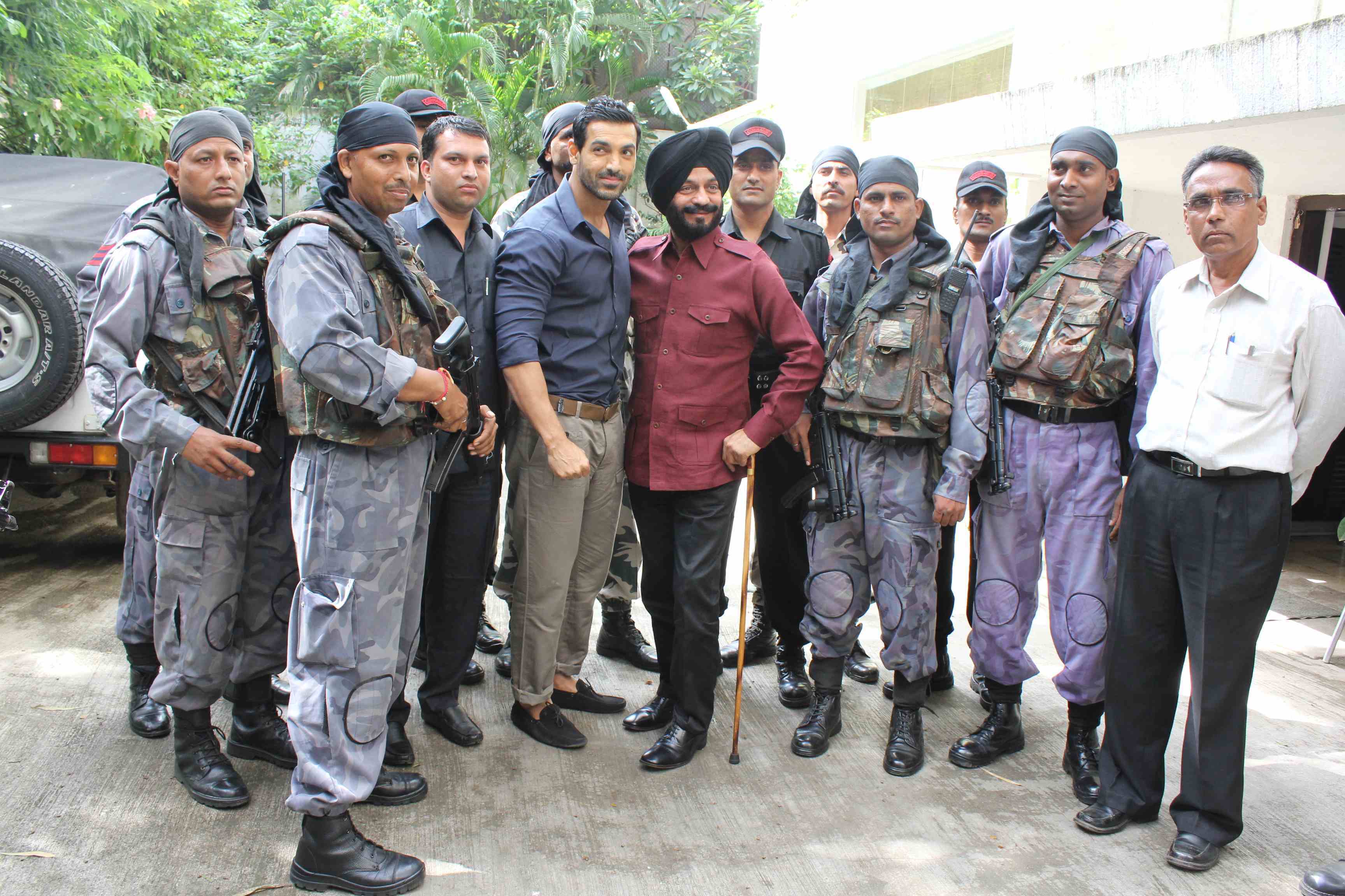 john-abraham-meets-all-india-anti-terrorist-front-chief-maninderjeet-singh-bitta-61524.jpg