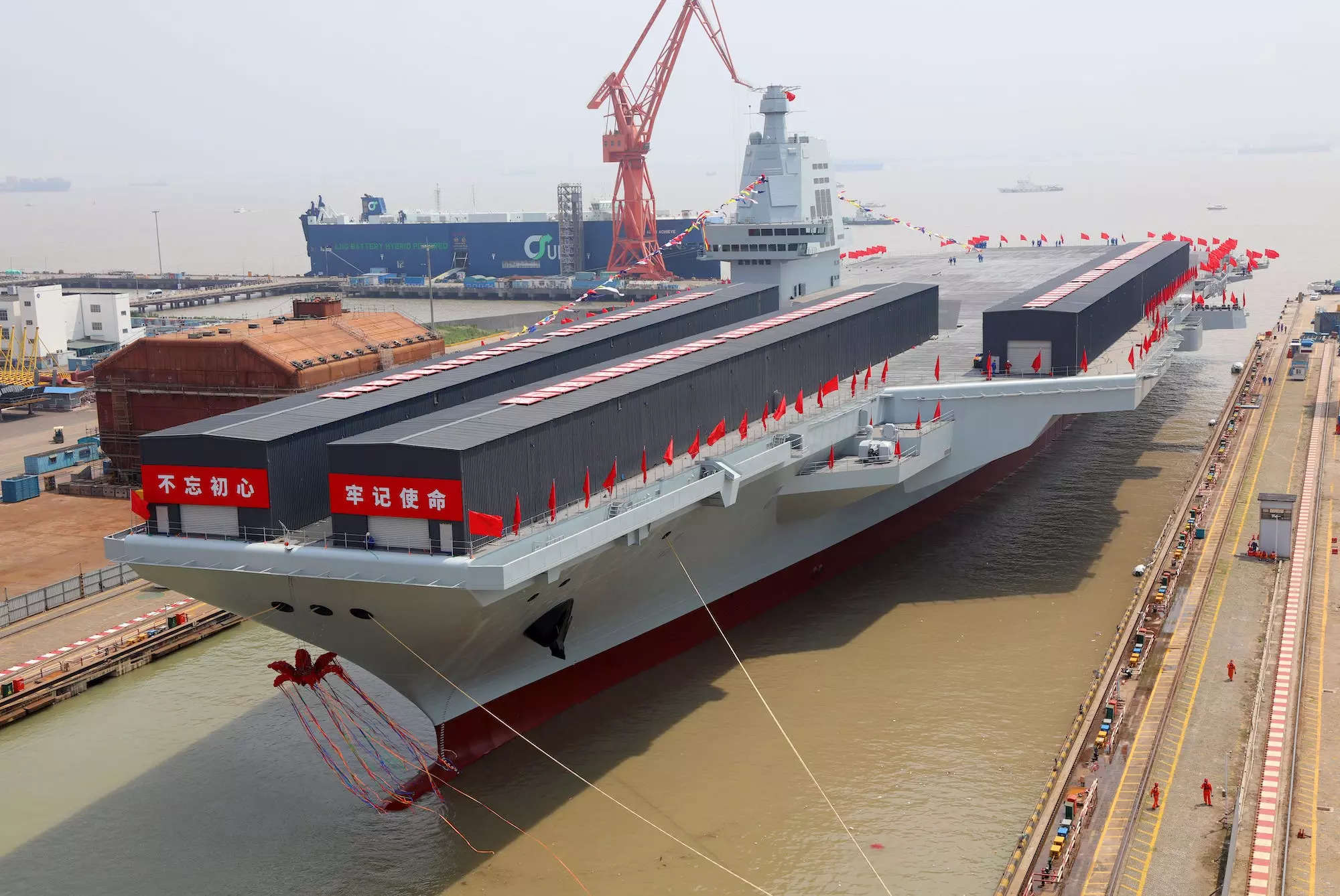 Asia's 2 biggest militaries are both getting new aircraft carriers. Here's how China's and India's latest flattops stack up.'s 2 biggest militaries are both getting new aircraft carriers. Here's how China's and India's latest flattops stack up.