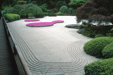 Japanese-Sand-Garden.jpg