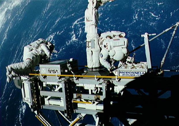 STS-49-Thornton-and-Akers.jpg