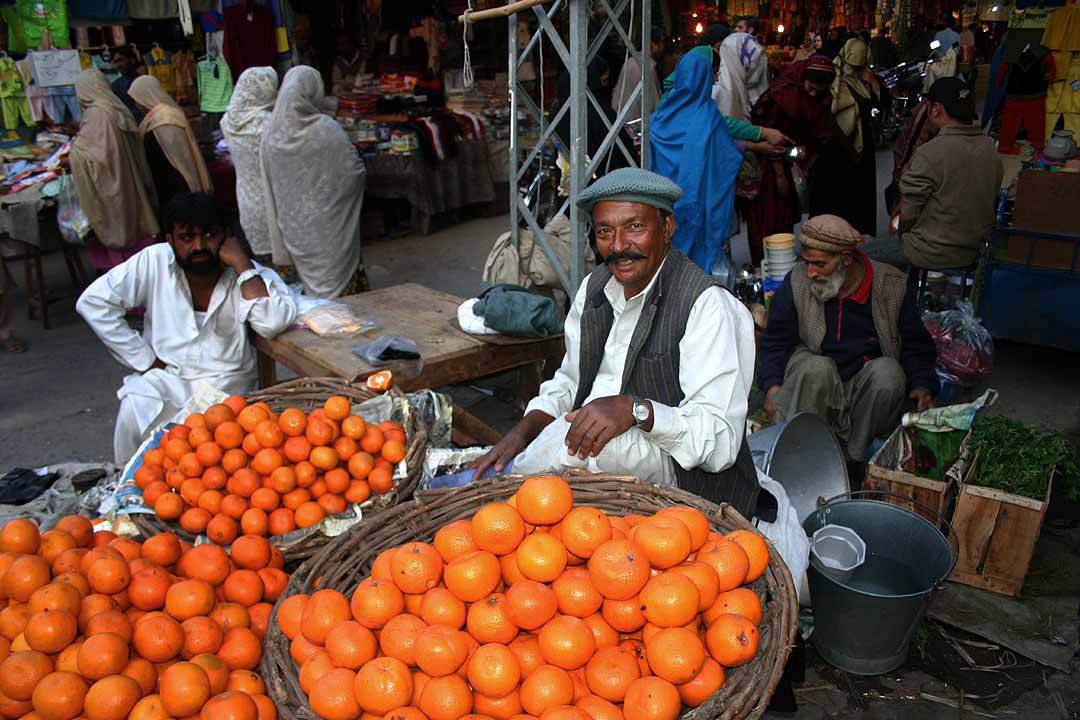 Pakistan_Orange_Seller.jpg