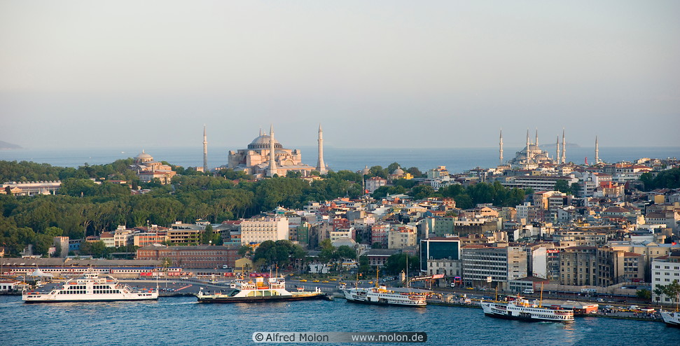 21%20Panoramic%20view%20of%20Golden%20Horn%20with%20Hagia%20Sophia%20and%20Blue%20mosque.jpg