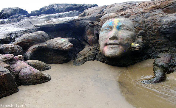 shiva-stone-carving-face-vagator-beach-goa.jpg