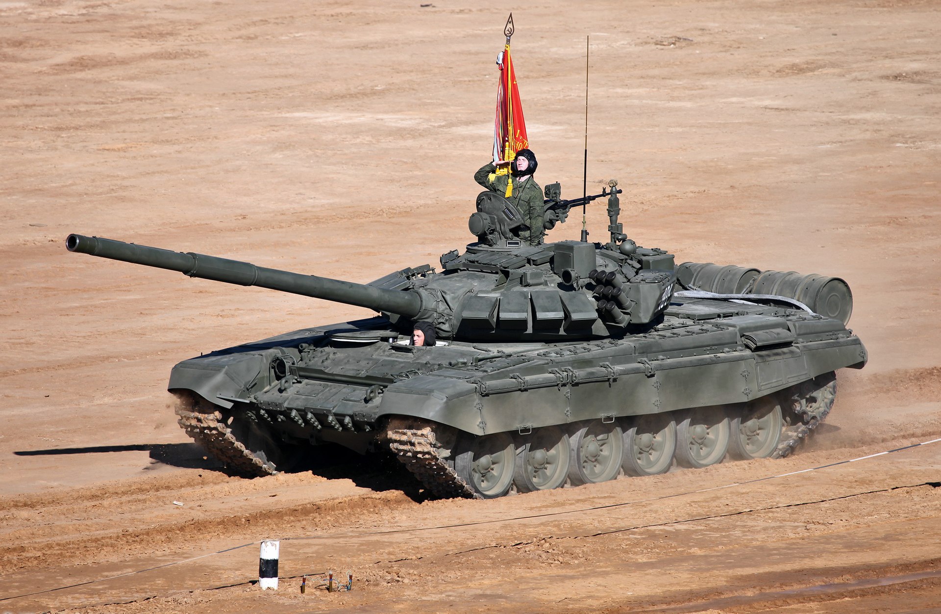 1920px-T-72B3_-_TankBiathlon2013-09.jpg