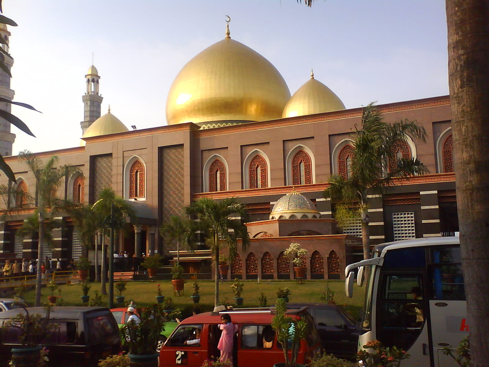 05b-masjid-kubah-mas.jpg