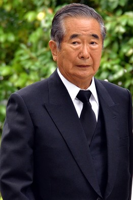 WO-AK896_ISHIHA_DV_20120827171917.jpg