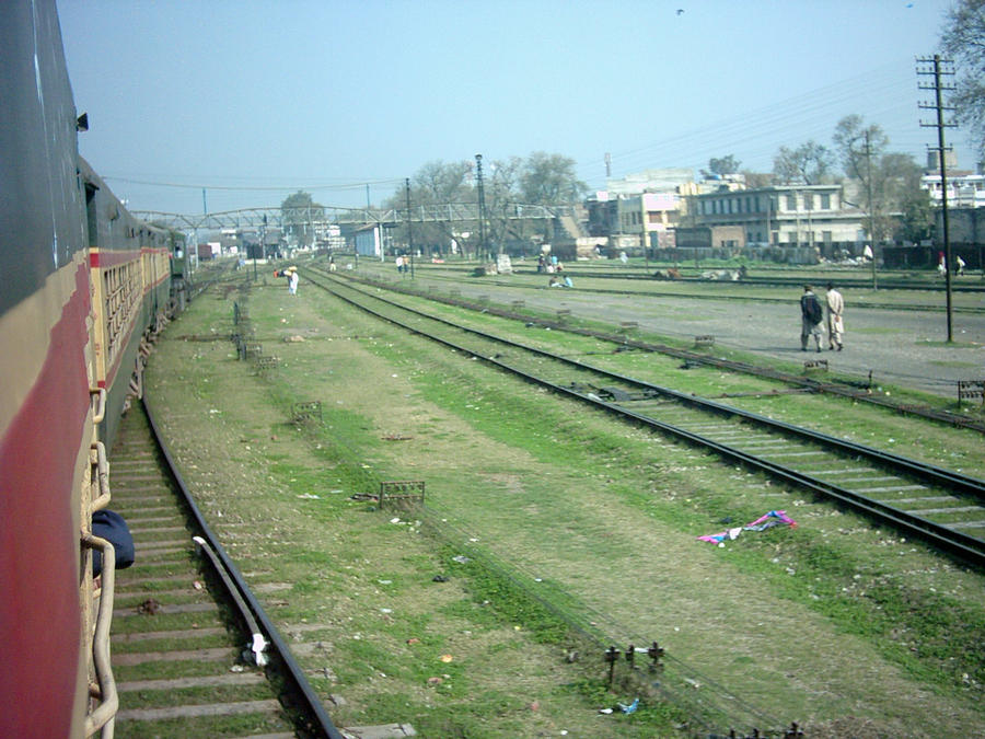 Train_changings_the_track_by_sohailali.jpg