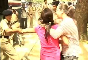 tibetan-protest-in-delhi-295.jpg