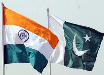 india-pakistan-flags_0.jpg