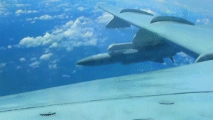 H-6G%2B%252B%2BYJ-12%2Blaunch%2BYJ-12%2BSea-Skimming%2BSupersonic%2BAnti-Ship%2BMissile.gif
