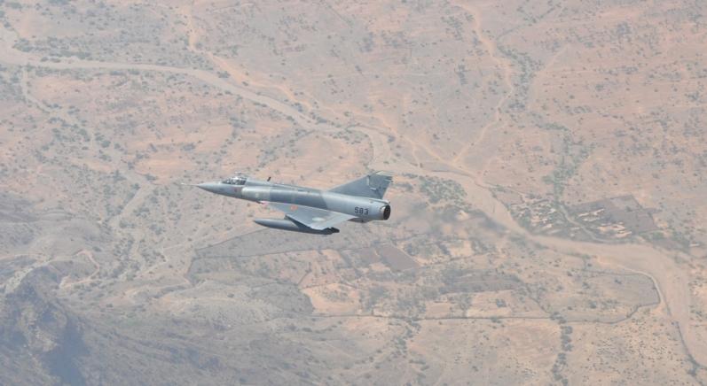 Mirage-III+IL-78+Midas+R09-001+Pakistan+Air+Force+(2).jpg
