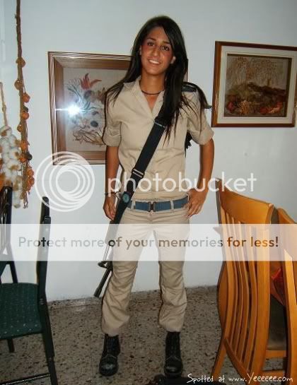 IsraeliAirForceGirlwithherrifle.jpg