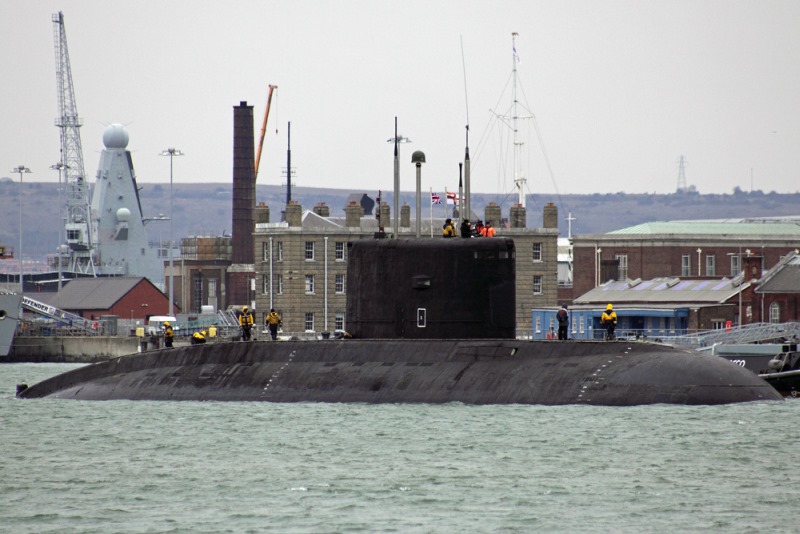 Kilo-Class-Submarine-INS-Sindhuraksh%25255B4%25255D.jpg