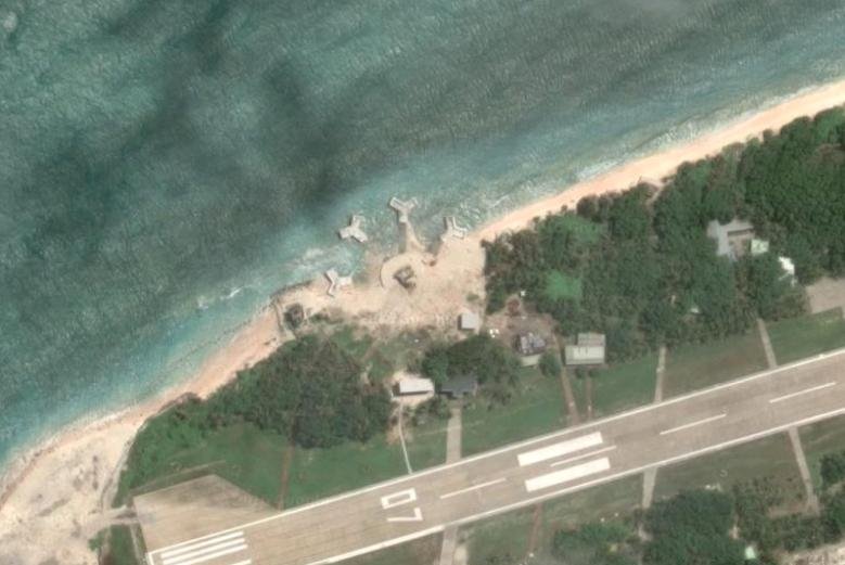 Report-Taiwan-building-anti-aircraft-gun-towers-in-South-China-Sea.jpg