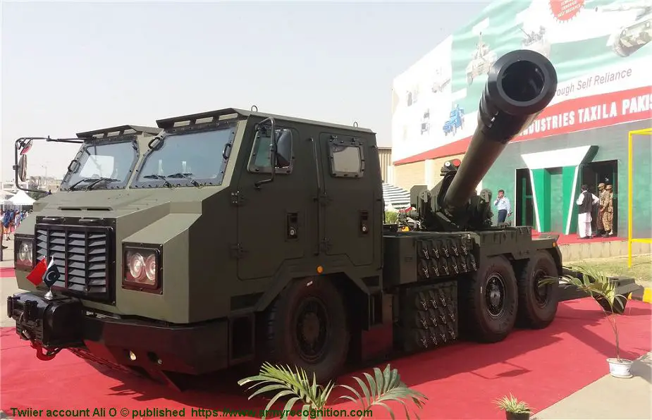 Pakistan_shows_interest_to_purchase_Chinese_SH15_155mm_wheeled_self-propelled_howitzer_IDEAS_2018_Karachi_925_002.jpg