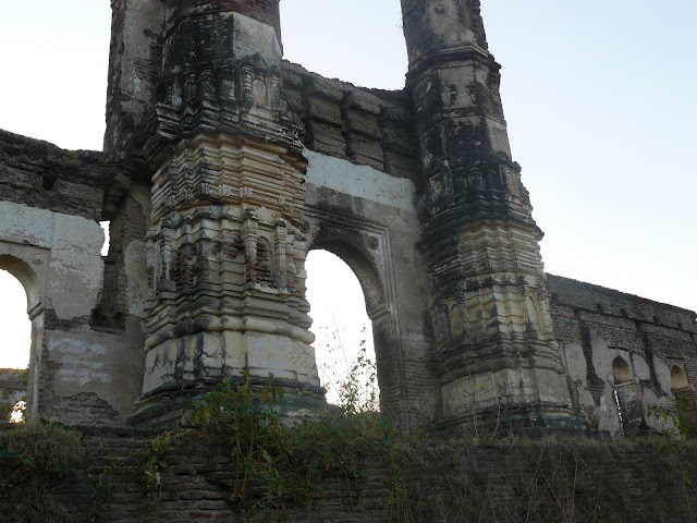 Nagina_Masjid_Champaner_02.JPG