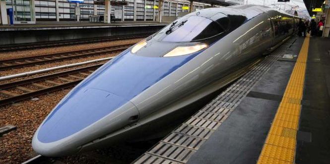 Japan_Shinkansen_Bullet_Train_3.jpg