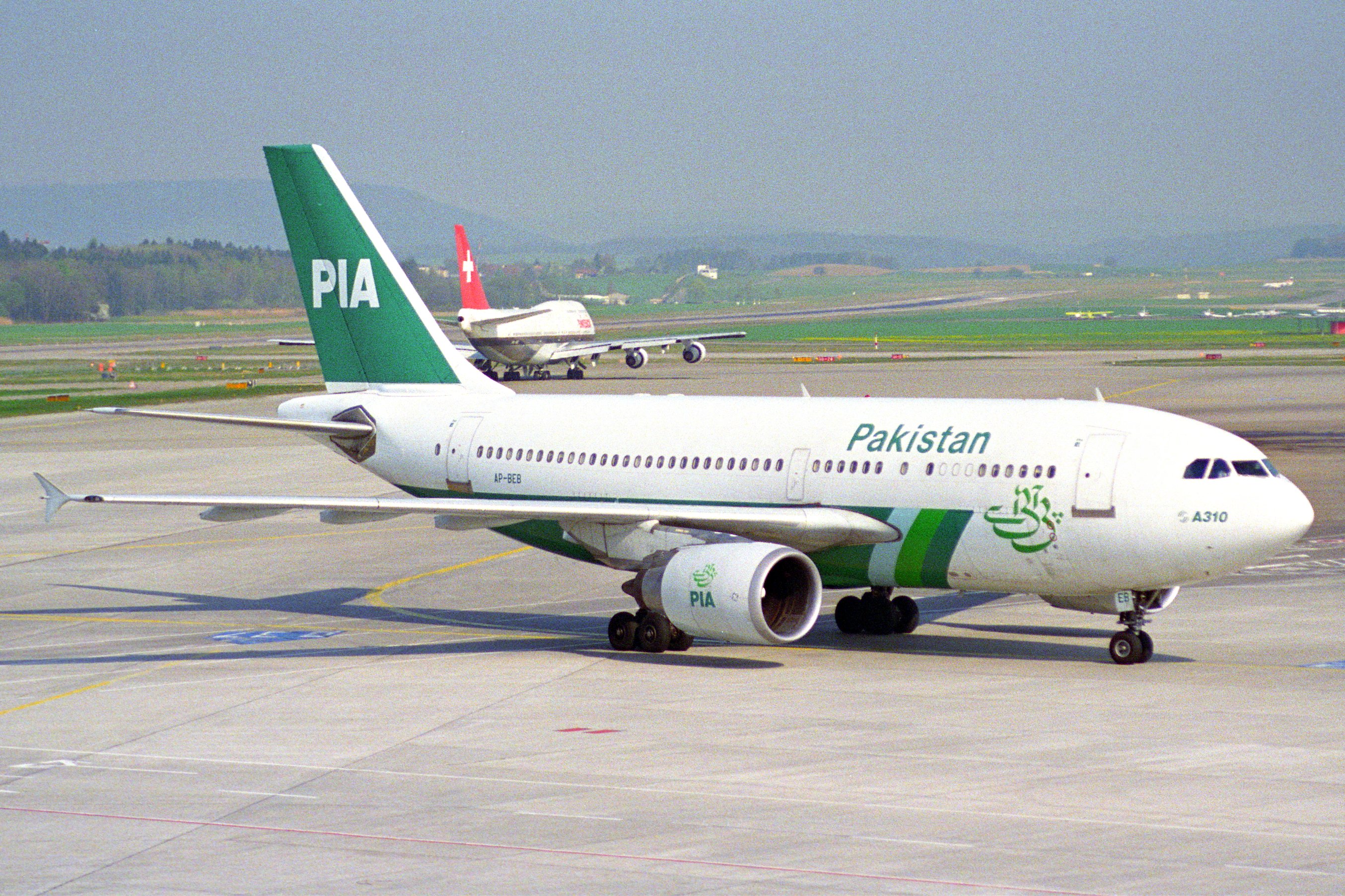 PIA_Pakistan_International_Airlines_Airbus_A310-304%3B_AP-BEB@ZRH%3B11.04.1997_(6162491554).jpg