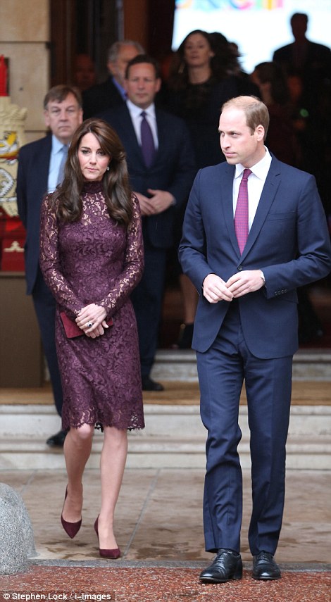 2DA0693D00000578-3283556-The_Duke_and_Duchess_of_Cambridge_were_on_hand_to_greet_the_visi-a-57_1445463434556.jpg