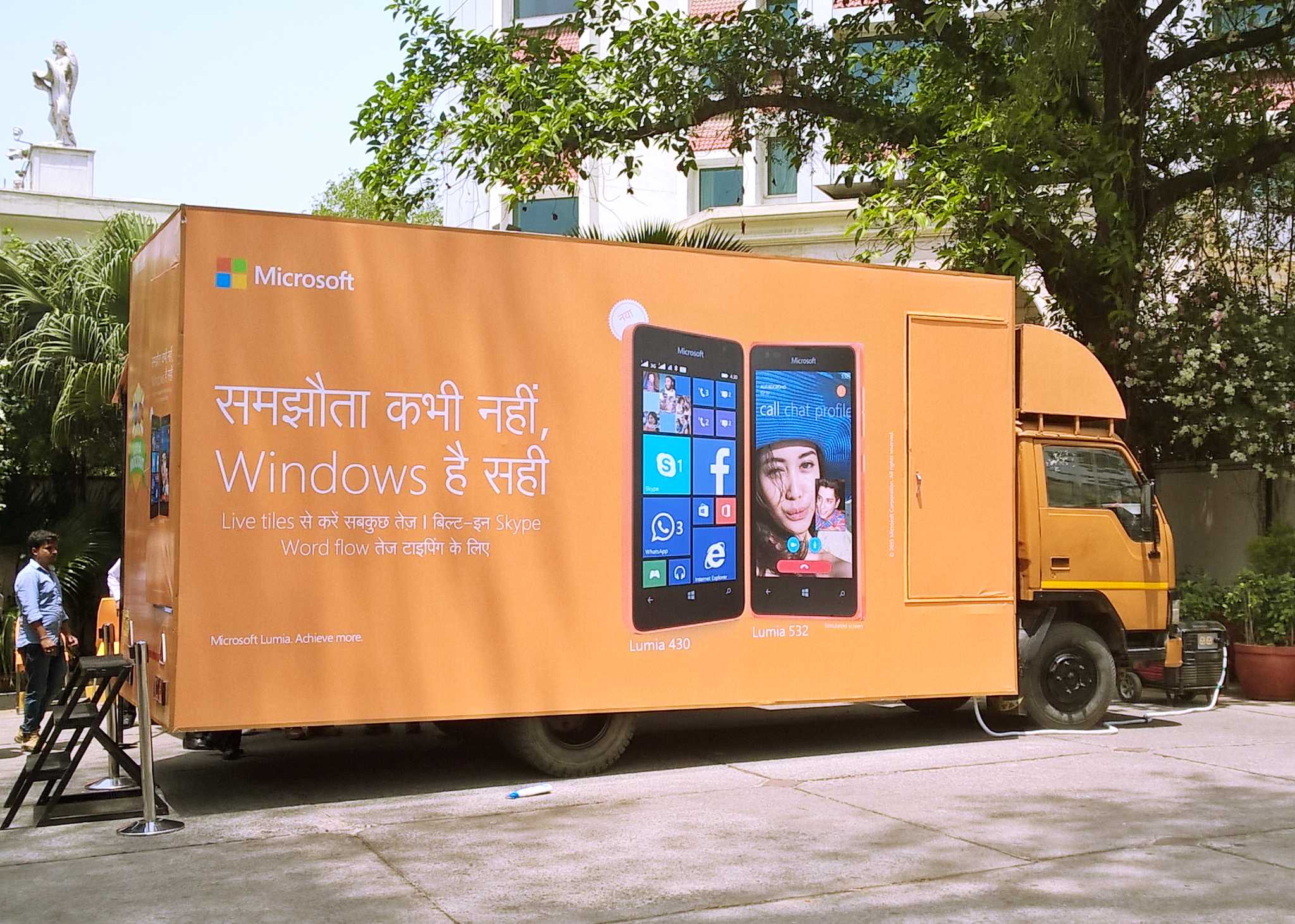 lumia-430-india-bus.jpg