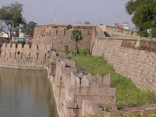 vellore-fort.jpg