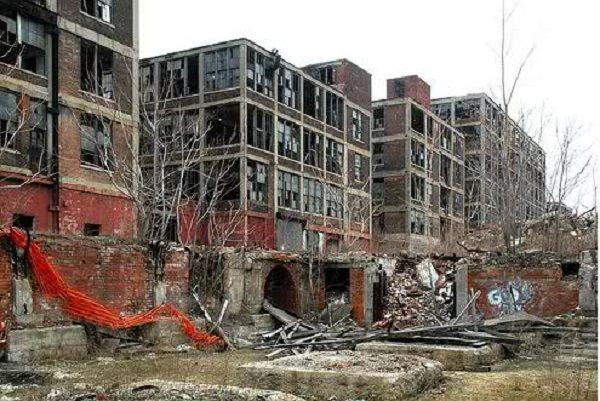 ffd0f85c58ddeed3c564c4764307eee6--slums-detroit-michigan.jpg