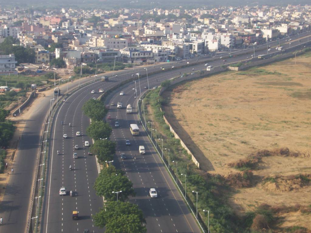 Delhi-Gurgaon_Airport_Expressway%2C_2007.jpg