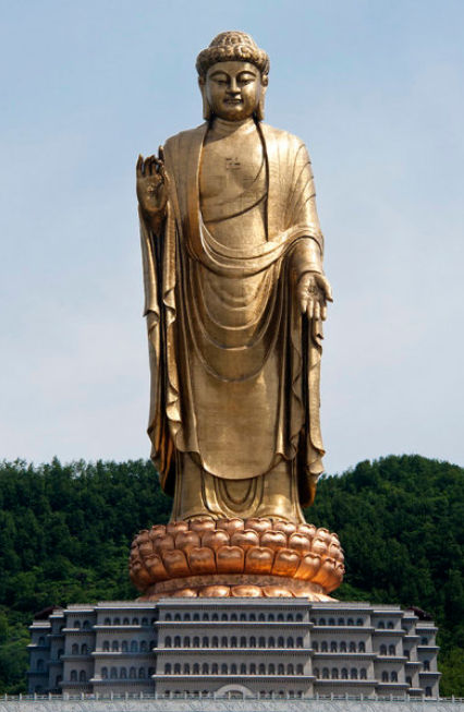 Spring_Temple_Buddha_picturing_Vairocana%2C_in_Lushan_County%2C_Henan%2C_China.png