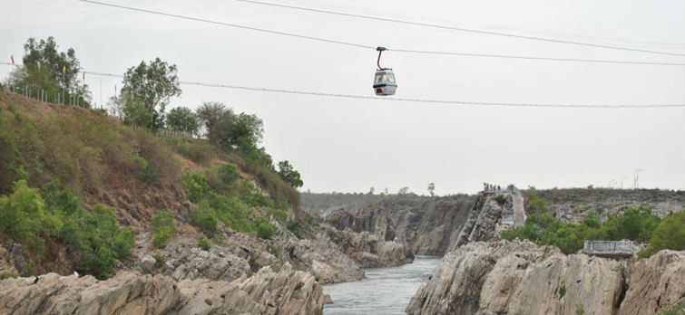 Ropeway-at-Dhuandhaar.jpg