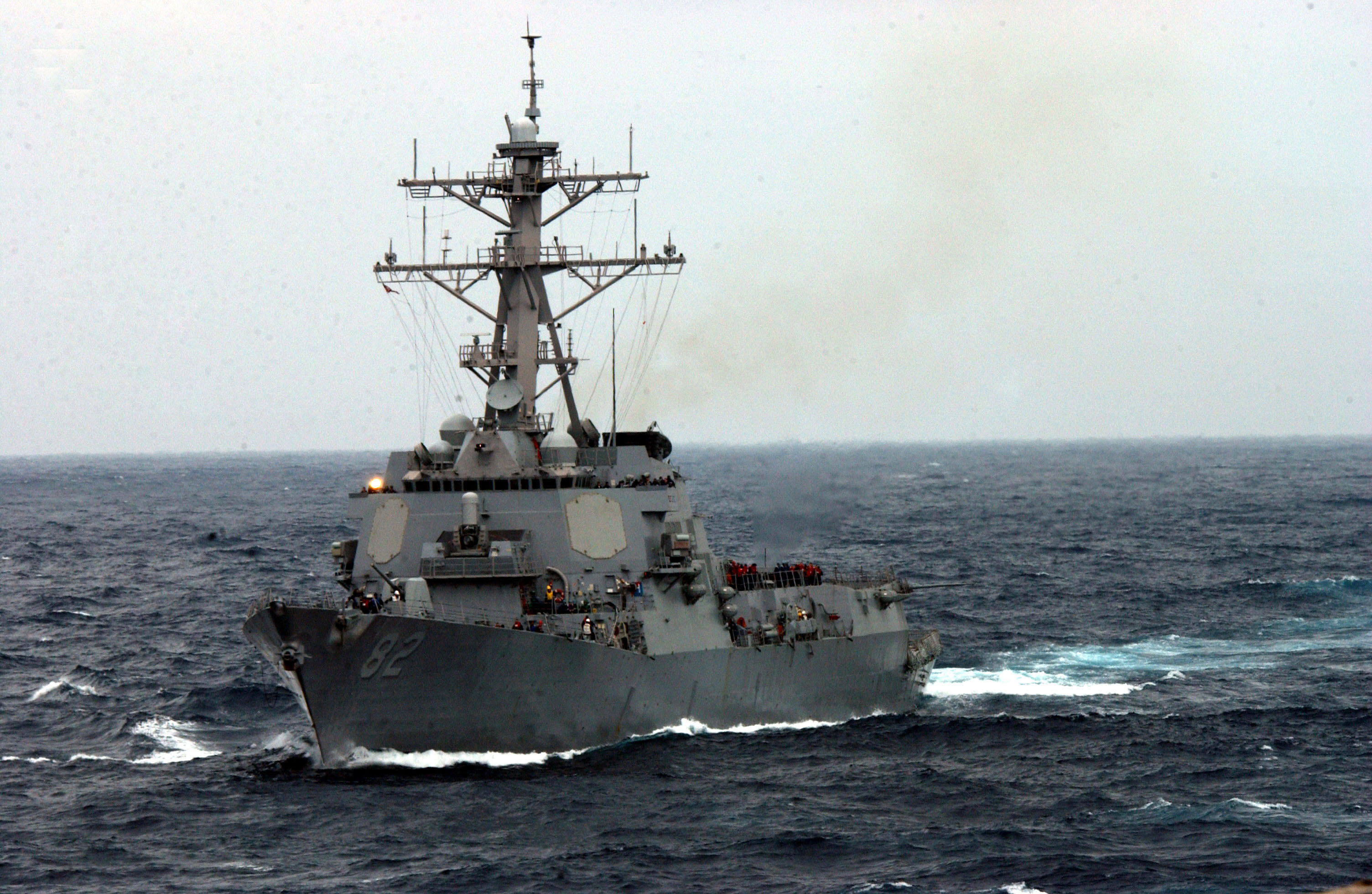 Guided_missile_destroyer_USS_Lassen_(DDG_82).jpg