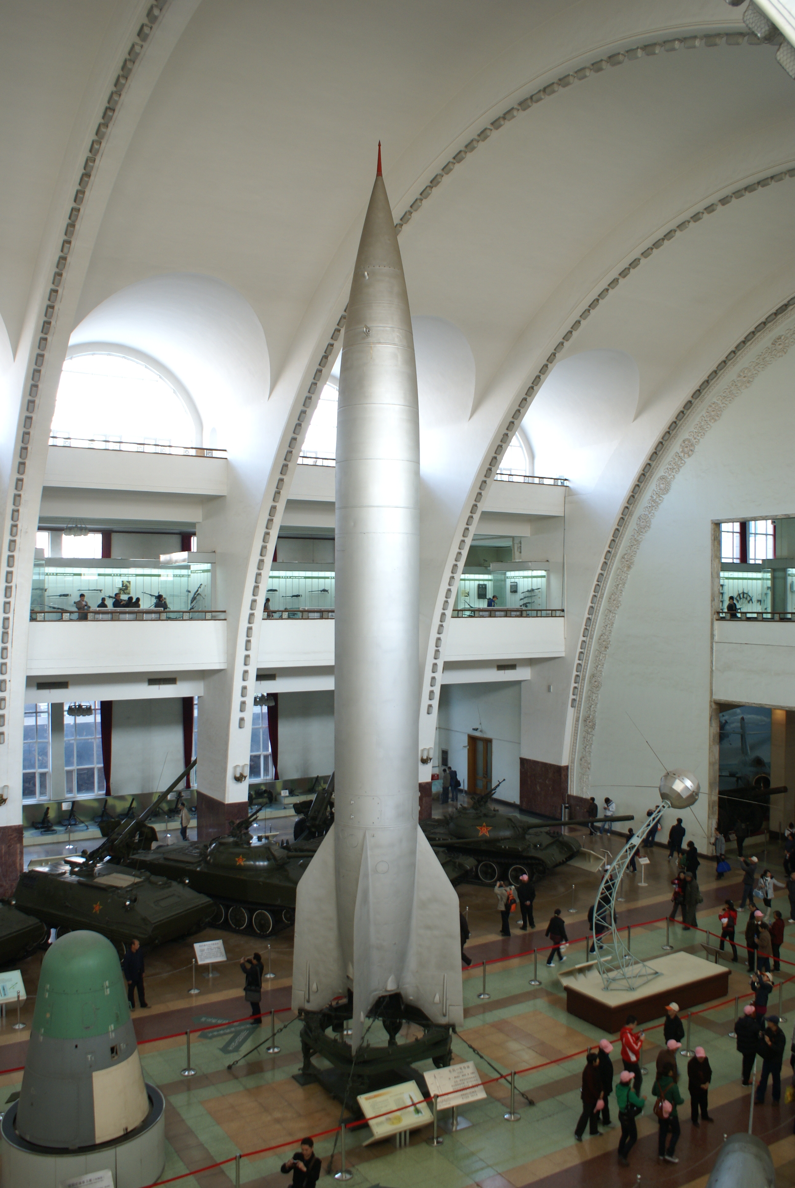 Dongfeng_1_at_Beijing_Military_Museum.jpg