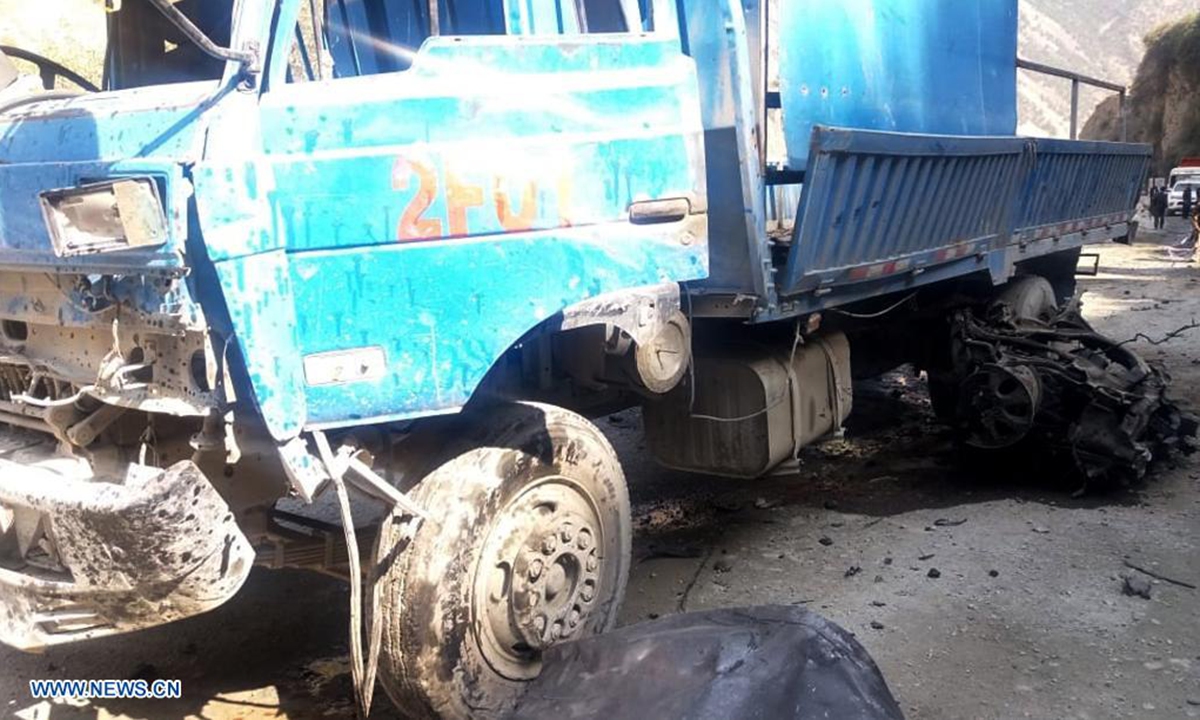 Photo taken with a mobile phone shows vehicles near the blast site in Pakistan's northwest Khyber Pakhtunkhwa province on July 14, 2021. Photo: Xinhua's northwest Khyber Pakhtunkhwa province on July 14, 2021. Photo: Xinhua