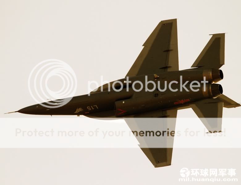 l15-advanced-trainer-jet-china-3.jpg