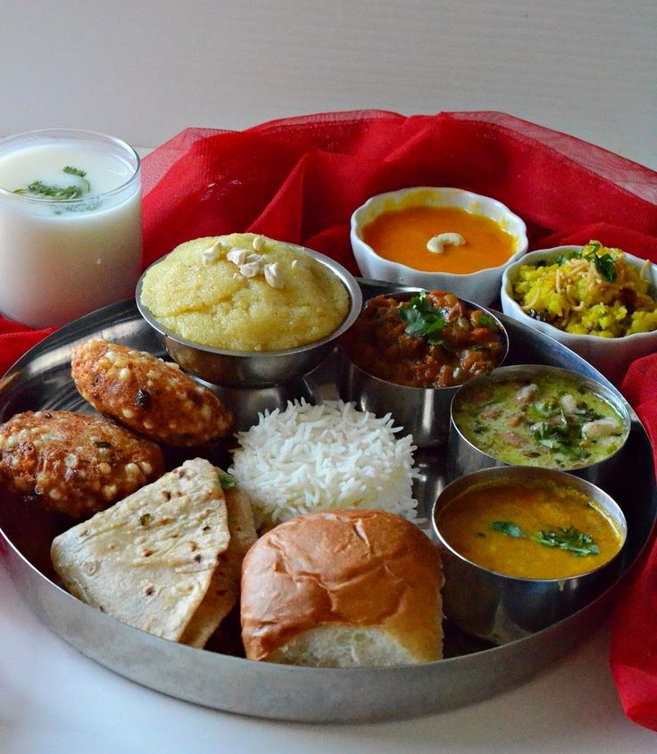 ef6d802a00a76134cb480d693fad6a3d--indian-meal-india-food.jpg