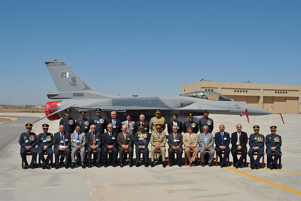 AIR_F-16C-52_Pakistani_Acceptance_Shabhaz_AB_PAF_lg.jpg