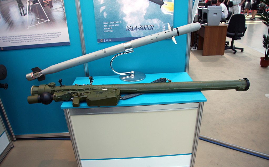 1024px-IGLA-S_MANPADS_at_IDELF-2008.jpg