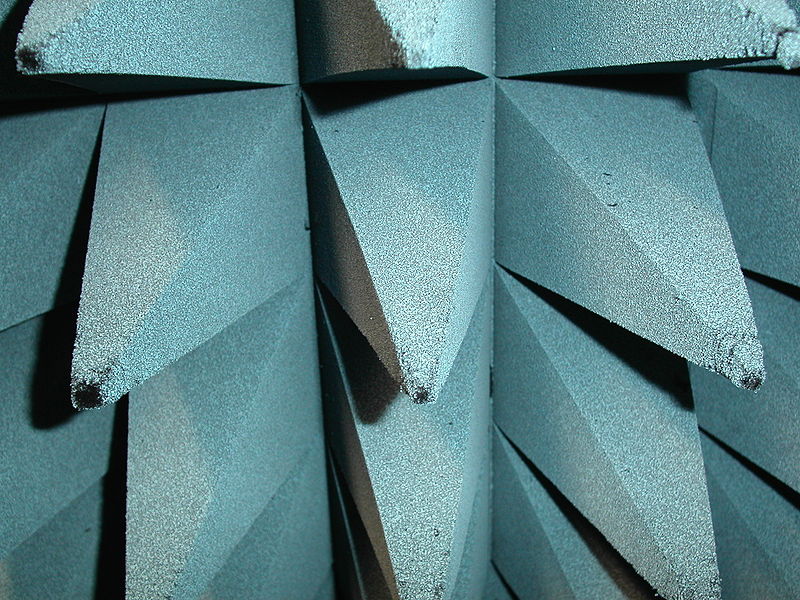 800px-Anechoic_chamber_wall.JPG