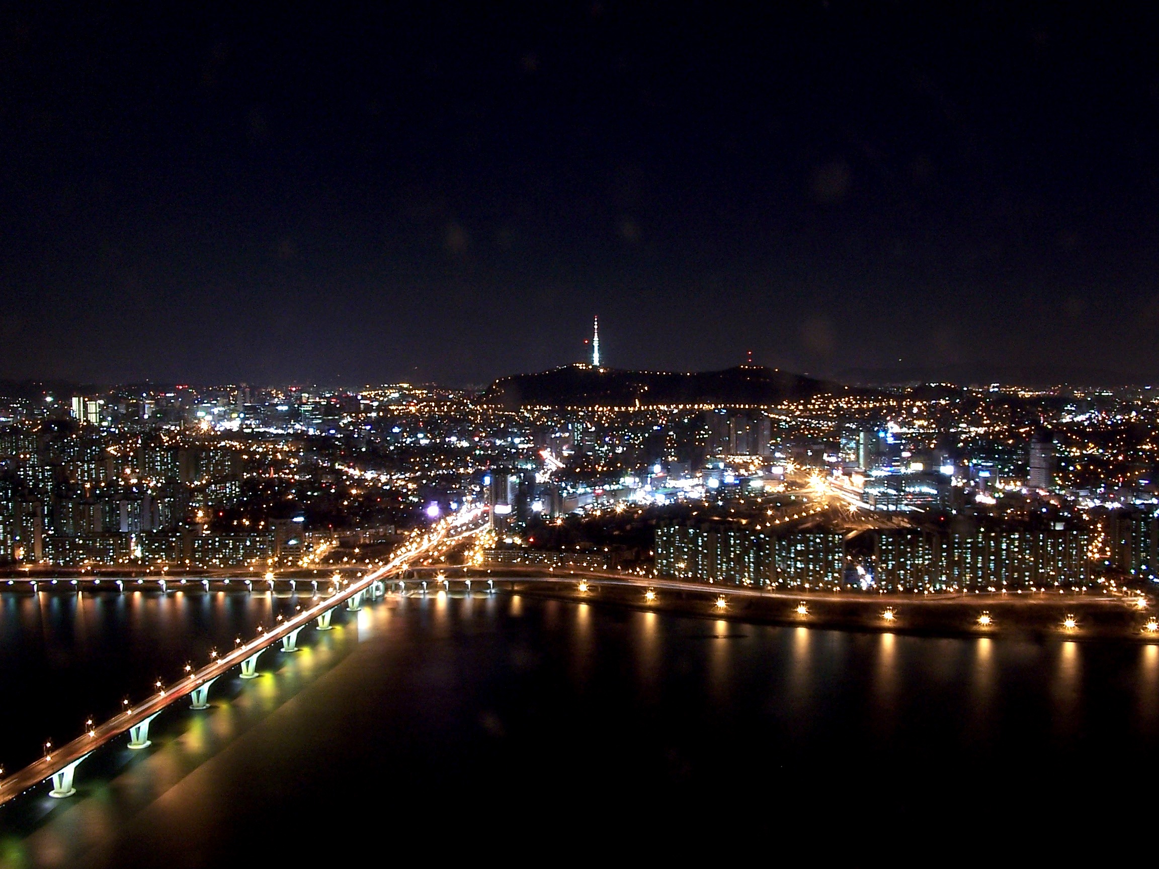 seoul_at_night_from_63_building.jpg