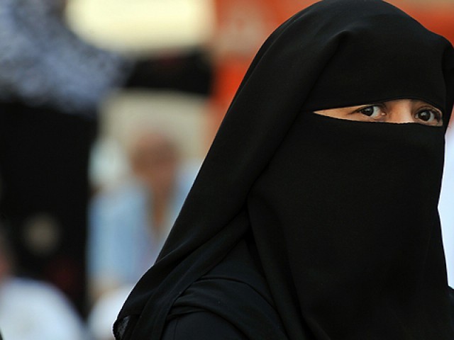 929353-burqa-1438267380-543-640x480.jpg