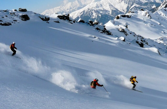 Skiing-in-Auli.jpg