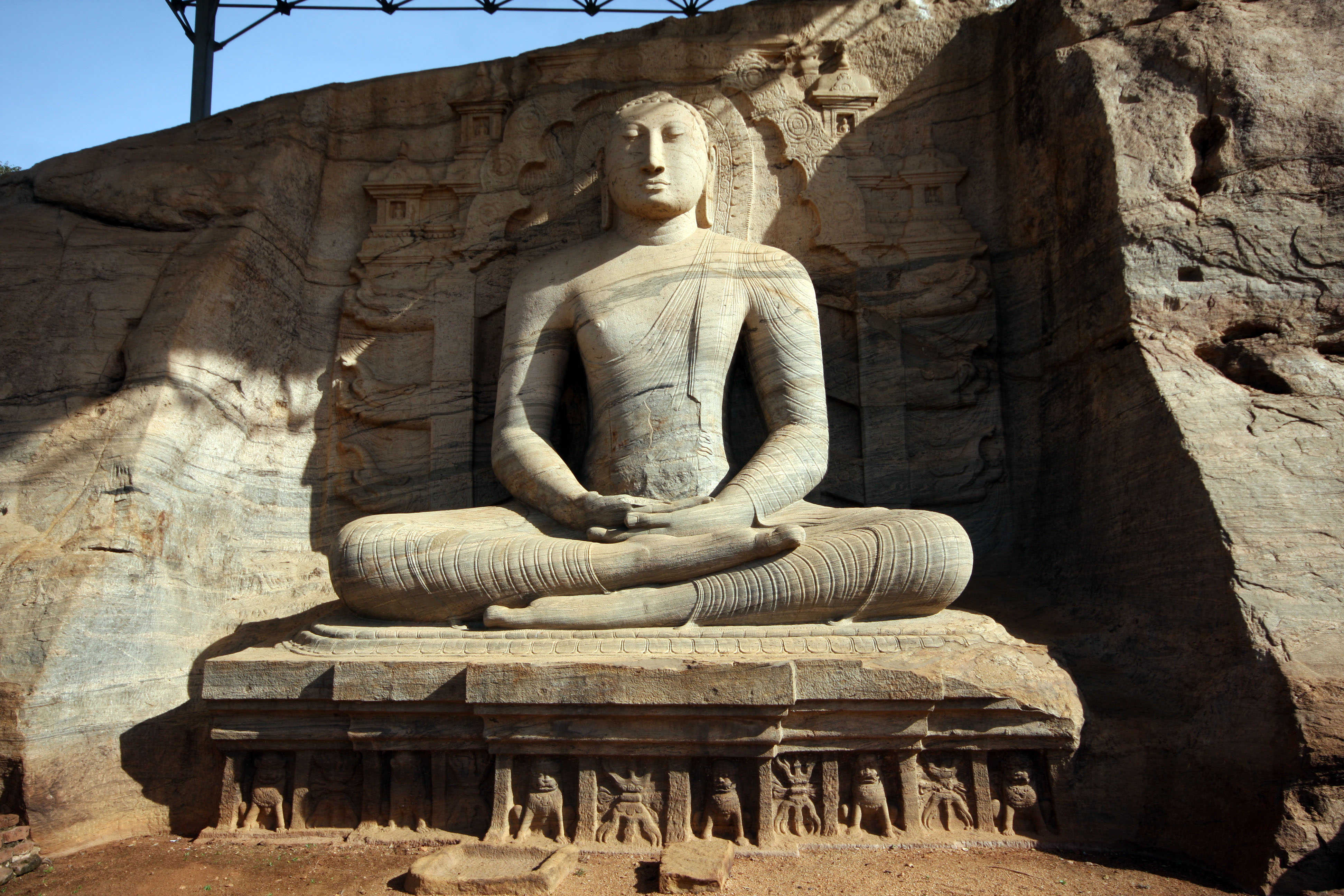 109-gal-vihara-seated-buddha.jpg
