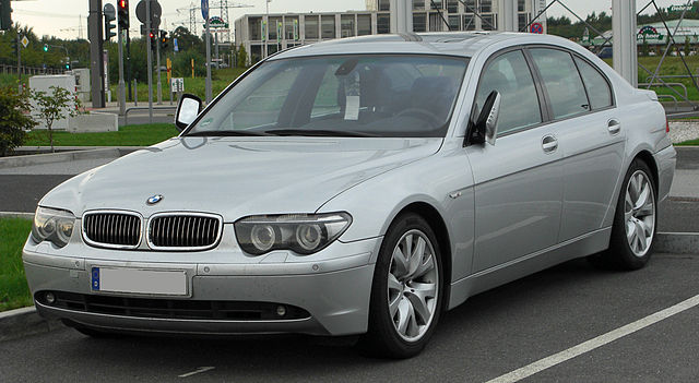640px-BMW_7er_%28E65%29_front_20100918.jpg