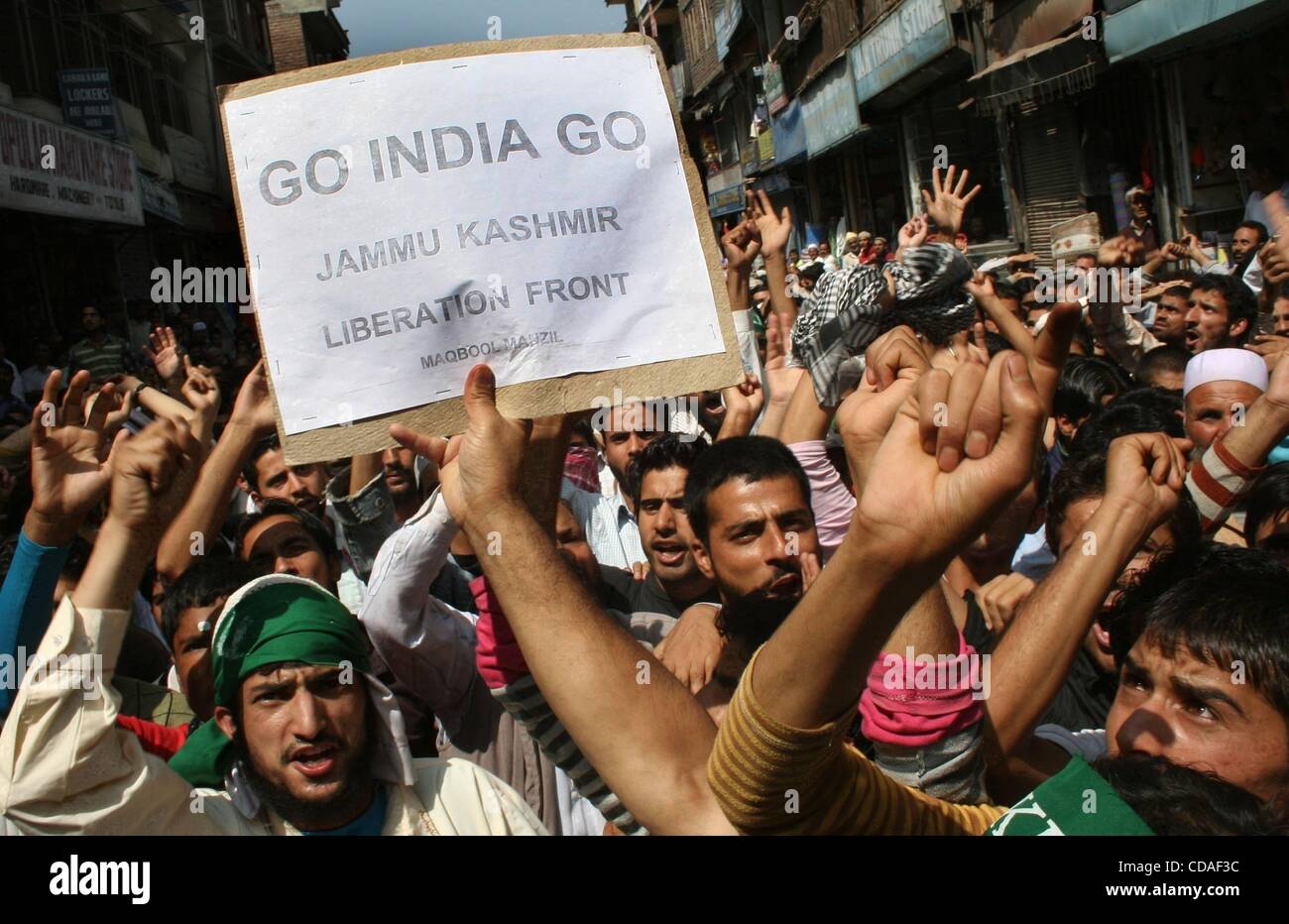aug-27-2010-kashmir-srinagar-india-kashmiri-muslim-protesters-shout-CDAF3C.jpg