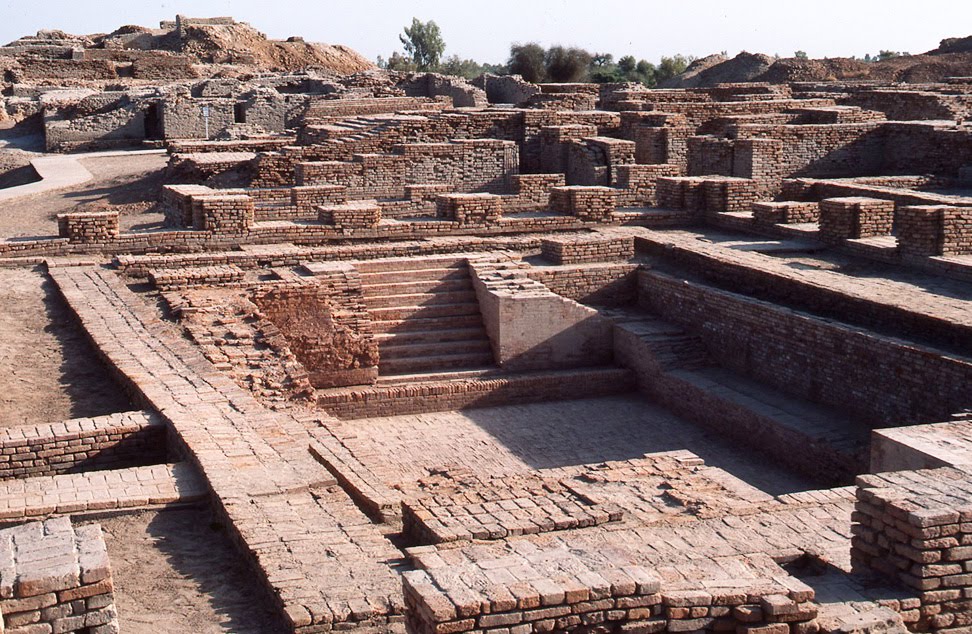 Mohenjo-Daro-Houses.jpg