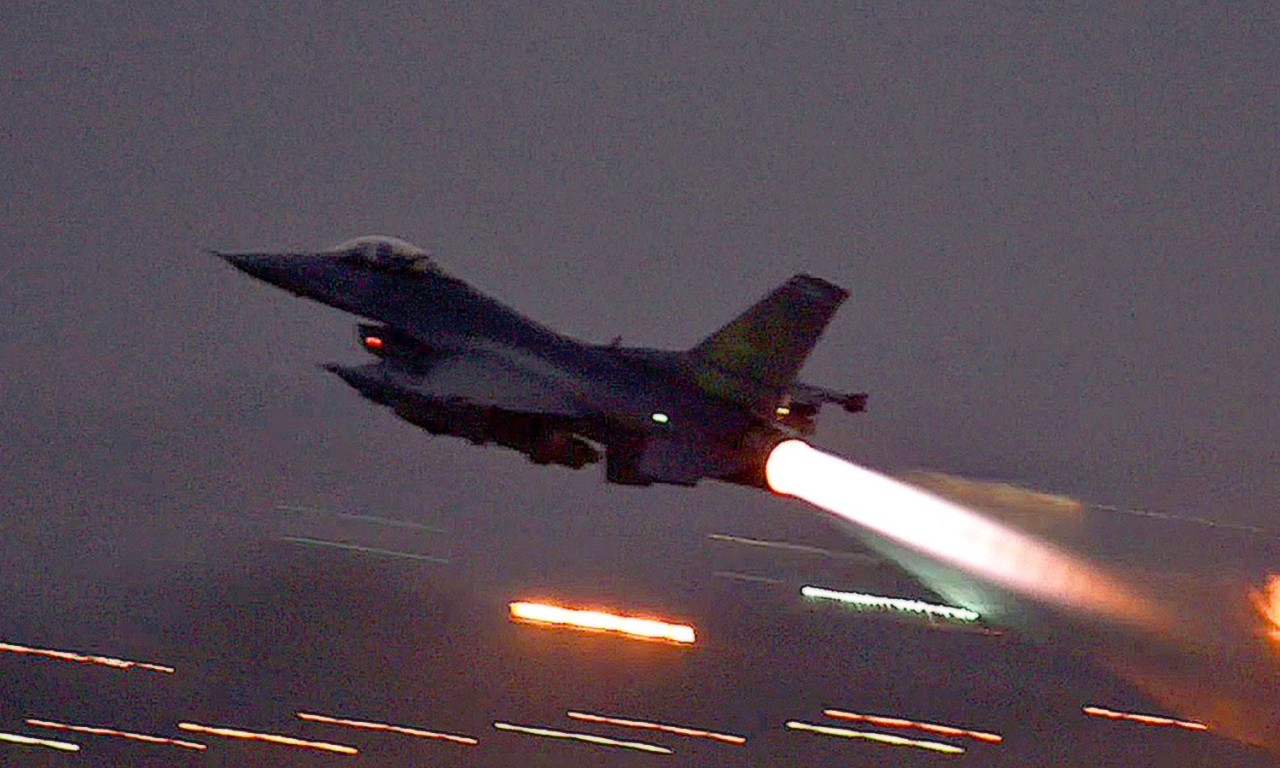 f-16-night-afterburner-takeoffs-1280x768.jpg